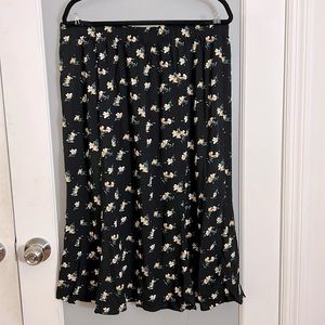 Apt 9 - Black Floral Printed Midi Skirt - size L - Excellent Condition